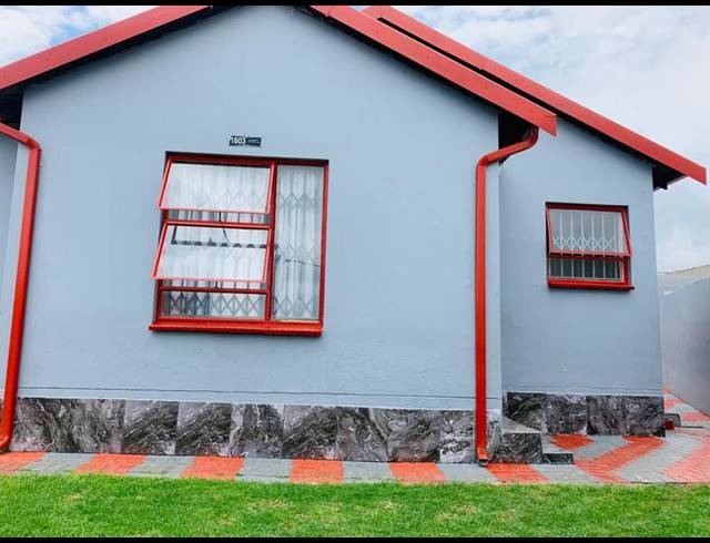 3 BEDROOM PROPERTY TO RENT IN FLEURHOF